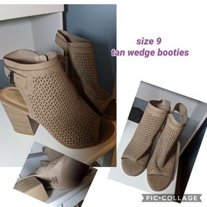 Size 9 tan backless wedge booties